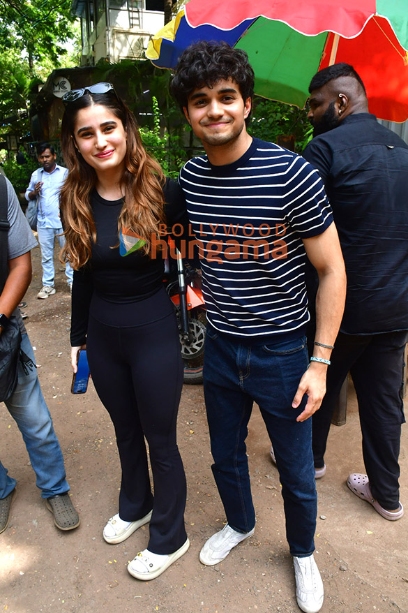 photos rasha thadani and abhay verma snapped in juhu 6